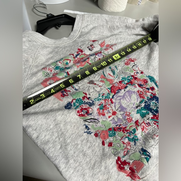 Anthropologie sweatshirt with 3/4 sleeve , floral embroidery - Picture 4 of 5